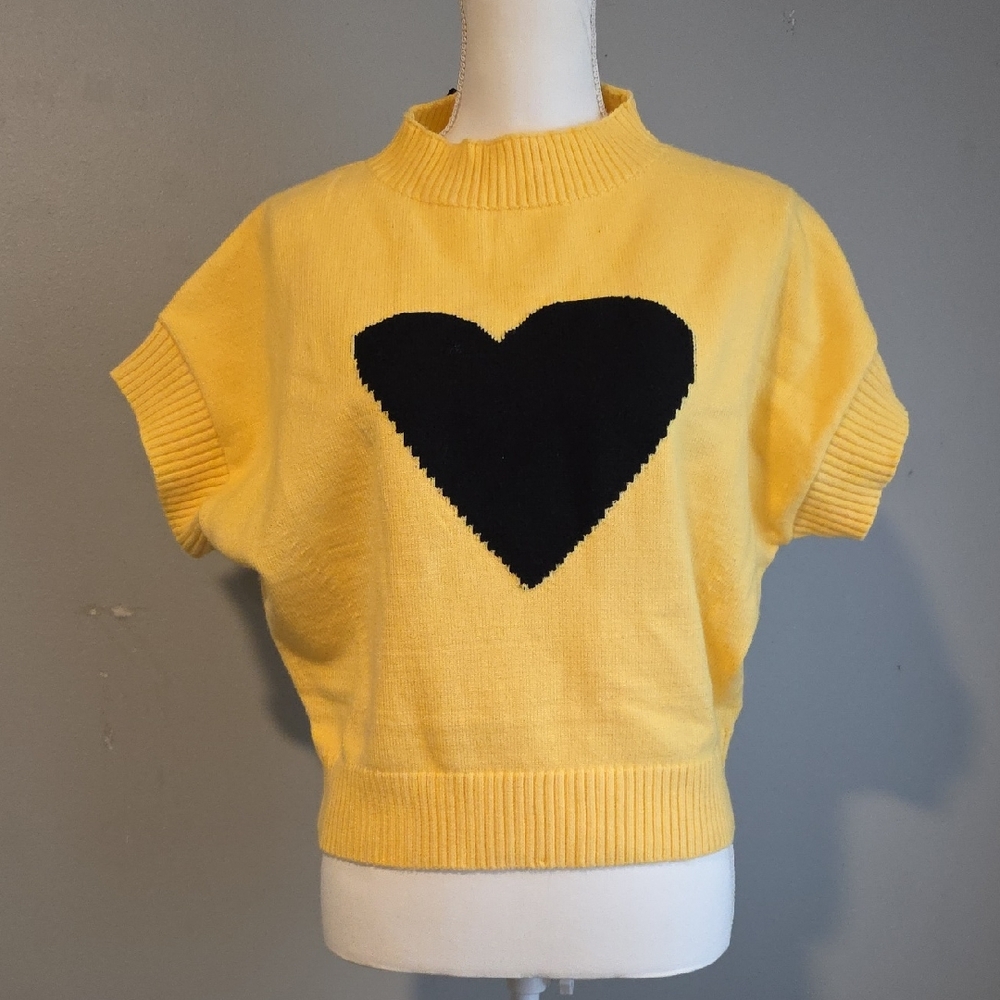 Tarse Yellow Sweater with Black Heart NWT Size Large